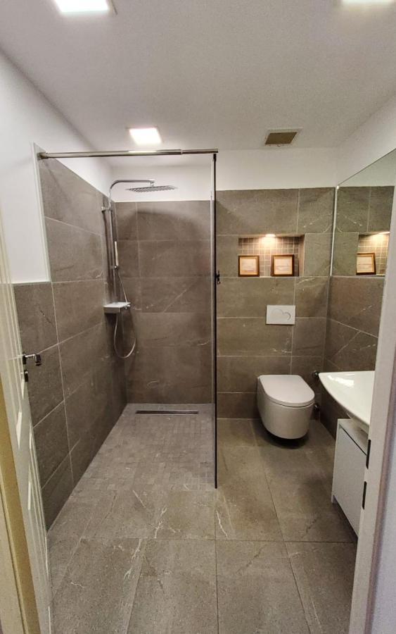 3 Zimmer Wohnung - Keine Party Wohnung ! 6 Personen Dusseldorf Exterior photo